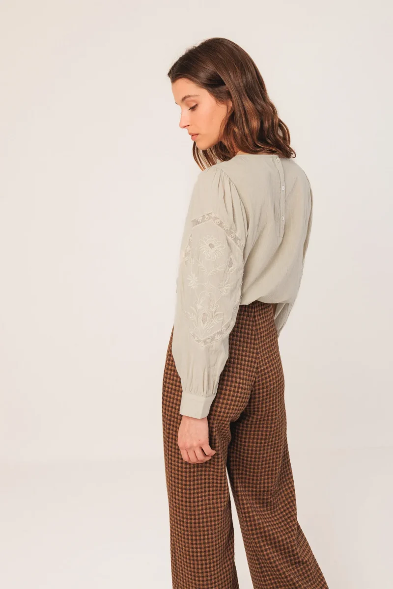 CAMICIA GIROCOLLO RICAMATA - INDI & COLD - immagine 4