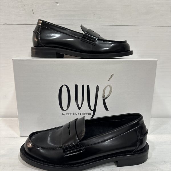 Mocassino nero classico Ovyè